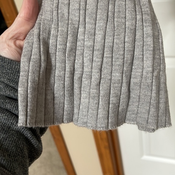 Just fab brand sweater with flare sleeves - Picture 2 of 4